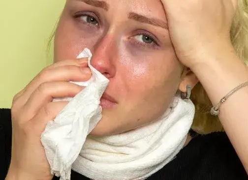 Мигрень: симптомы, виды, причины и осложнения. Диагностика и лечение мигрени — объясняет врач